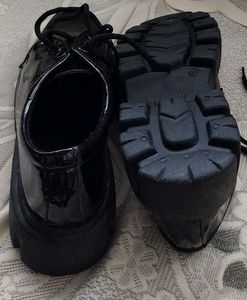 Authentic Amazon Shoes!! Like New Best Price..