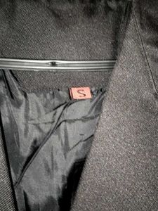 Single Breasted Black Blazer for Woman