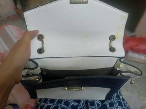 Chic White &amp; Navy Handbag