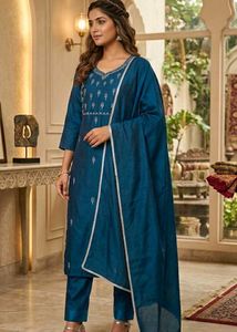 bust 40 Elegant Blue Embroidered Kurta Set with Du