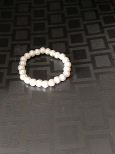 Classic Pearl Beaded Bracelet