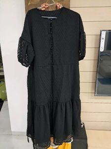 Chic Black Tiered Midi Dress