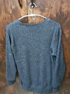 Bear Graphic Crewneck Sweatshirt