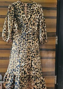 Chic Leopard Print Midi Dress