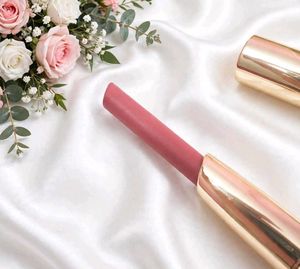 MYGLAMM Ultimatte Matte Lipstick showgirl