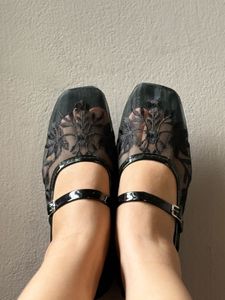 Elegant Black Lace Ballet Flats