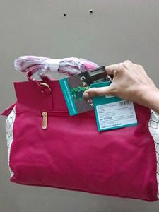 carpese Chic Red Tote Handbag
