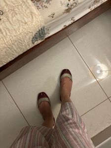 Maroon Gold laced Juttis