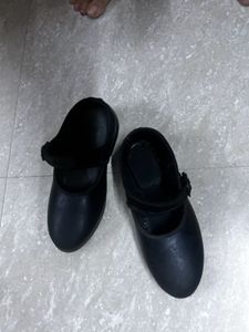 Price Reduced School Shoe Black paragon