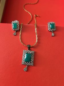 Emerald Jewelry Set