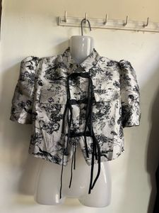 Chic Printed Crop Top