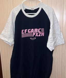 ✨ Uniqlo Graphic Raglan T-Shirt