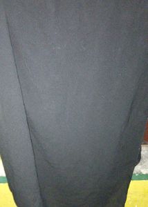 Elegant Classic Black Abaya with Minimal Detailing