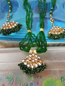 Elegant Kundan &amp; Pearl Maang Tikka