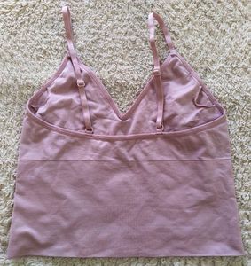 🌸 Pink Seamless V-Neck Camisole Top 🌸