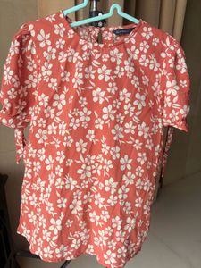 Chic Floral Print Top with Tie Sleeves