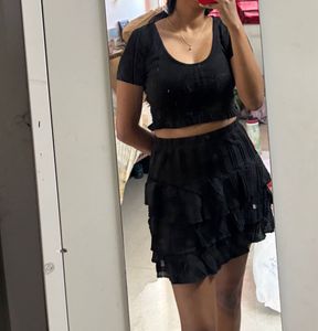 Chic Black Cropped Top