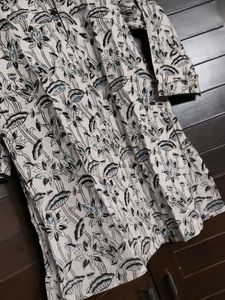 Fabindia Off-white Floral Cotton Straight Kurta