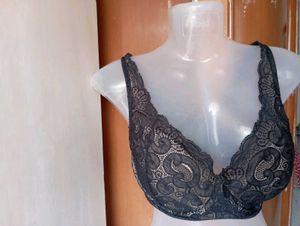 Lace Trimmed Push-Up Bra