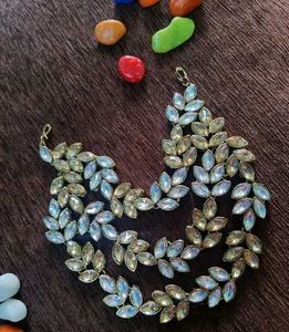 Stunning Leaf Design Hair Broach