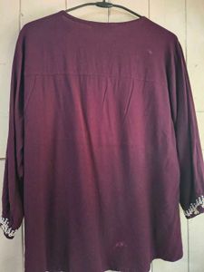 burgundry short kurti with minor flaw