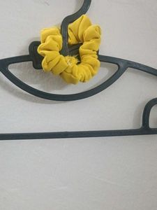Beautiful Yellow Kurta Set with scrunchies