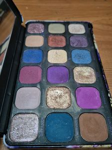 Makeup Revolution Eye Shadow