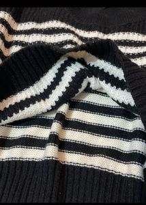 Striped Knit Sweater (free Gift Of Neckpieces)