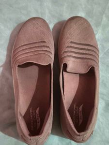 Skechers Air-Cooled Arch Fit Bellies