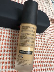 KIKO foundation with mixing palat
