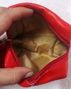 Myglamm Pom Pouch Red