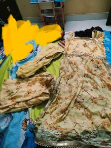 Naira Cut Kurta Set