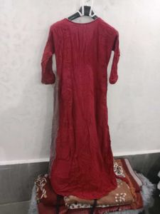 Embroidered Kurta with Leaf Motifs