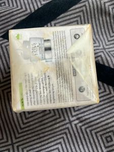 Lotus Herbals WhiteGlow Gel Creme