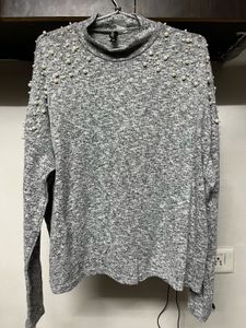 Gray Pearl Embellished Sweater🩶🩶
