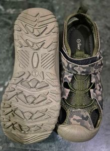 Brand new Kids Camo Sport Sandals in size 1