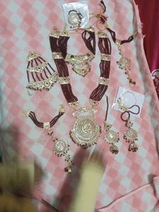 Elegant Maroon &amp; Gold Jewellery Set
