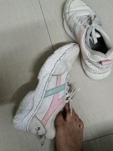 Used Women's Sneakers