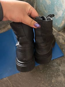 Black Combat Boots with Zipper