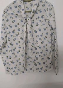 Berrylush white floral print tie-up neck top