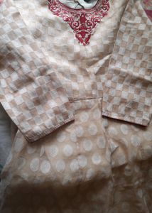 Classy Off-white Anarkali Kurta