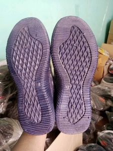 NEW NO USED SPORTS SHOES FOR MEN.