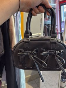 Chic Black Bow Detail Handbag
