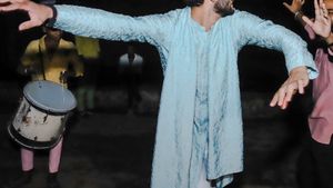 Men's Blue Embroidered Kurta with Stole