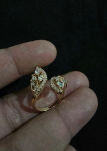 Elegant Leaf Design Ring