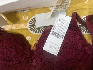 80% OFF TRIUMPH Lace Padded Bra, 36B