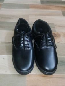 clean black school shoe new one not used size 8