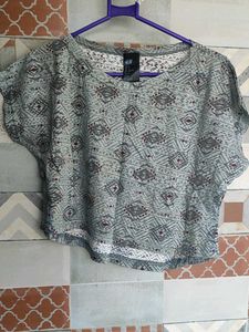 H&M Grey Geometric Print Crop Top