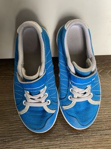 Blue Non Marking Badminton Shoes for Kids