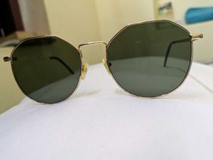 Sun Glass With Golden Frame
